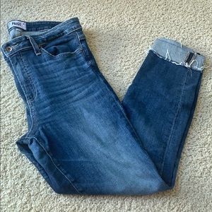 PAIGE Denim - Hoxton Ankle Peg - Size 31